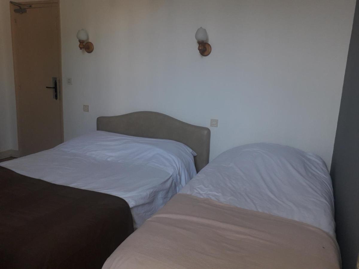 Le Fecamps Hotell Bolbec Exteriör bild
