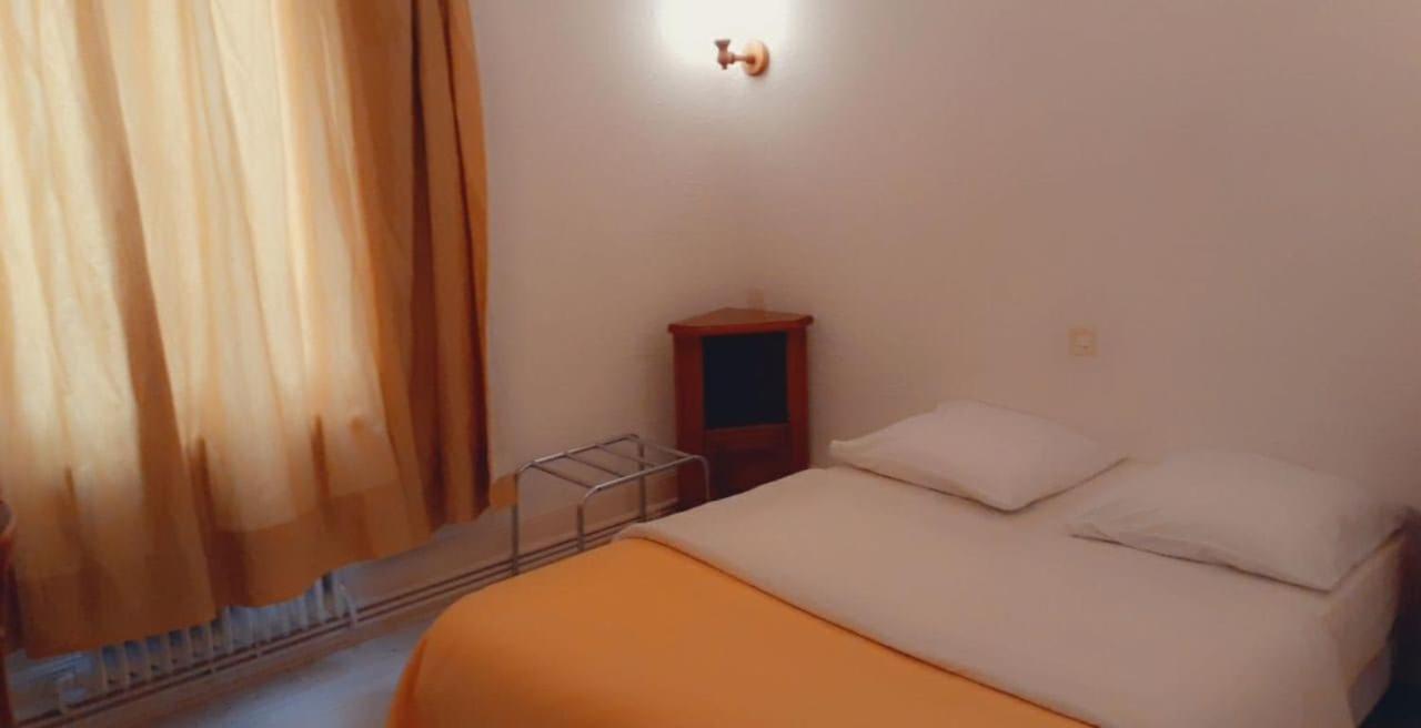 Le Fecamps Hotell Bolbec Exteriör bild
