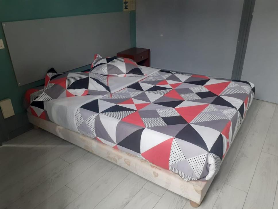 Le Fecamps Hotell Bolbec Exteriör bild