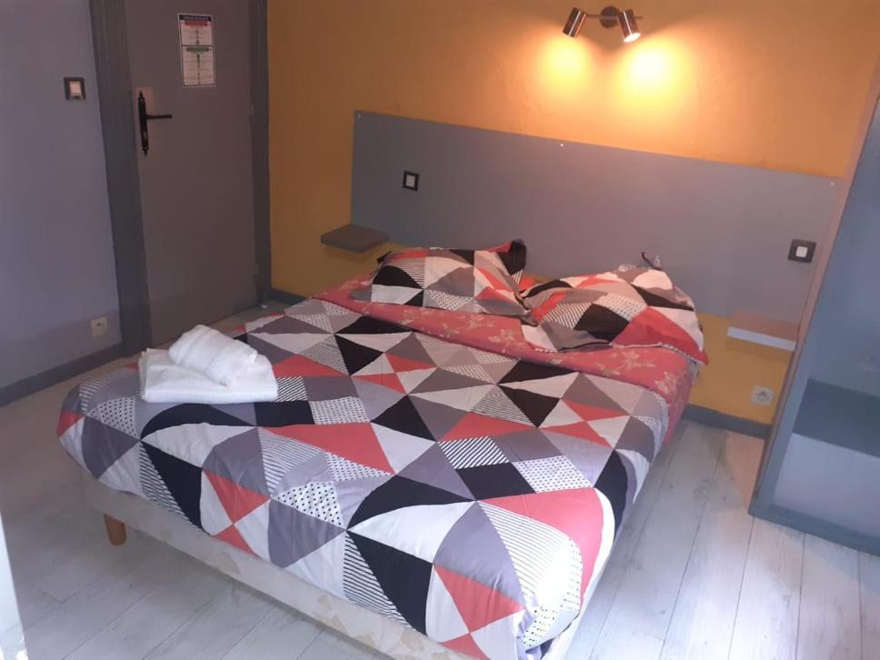 Le Fecamps Hotell Bolbec Exteriör bild