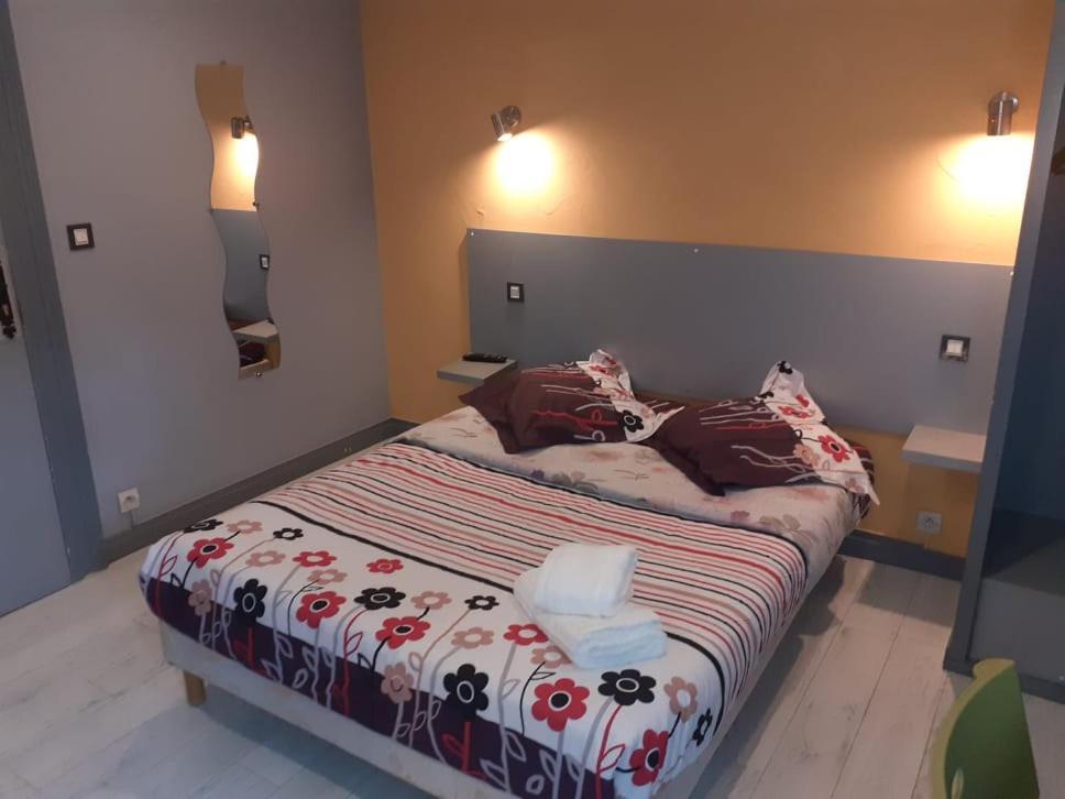 Le Fecamps Hotell Bolbec Exteriör bild