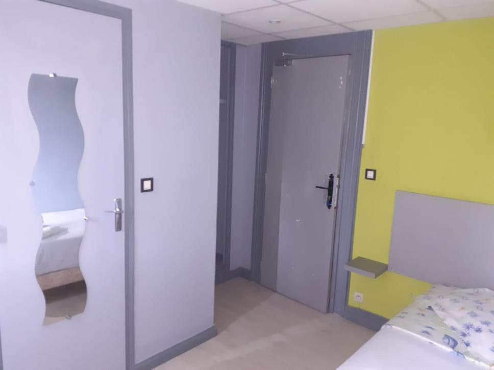 Le Fecamps Hotell Bolbec Exteriör bild