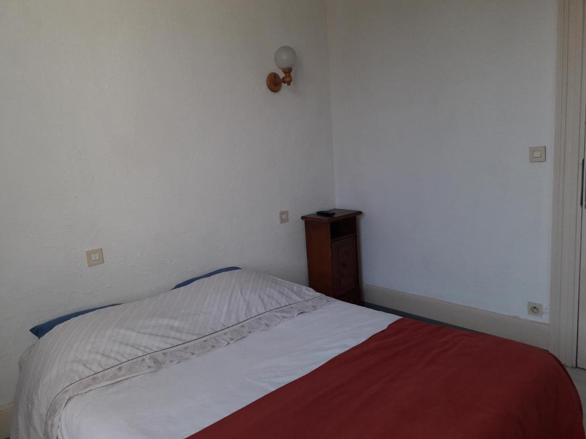 Le Fecamps Hotell Bolbec Exteriör bild